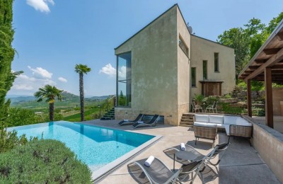 Una villa dal design unico con una splendida vista su Montona