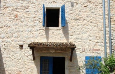 Casa in pietra d'Istria in fila da adattare - Dintorni di Parenzo