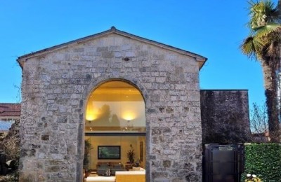 Bella vecchia casa in pietra vicino a Parenzo e al mare
