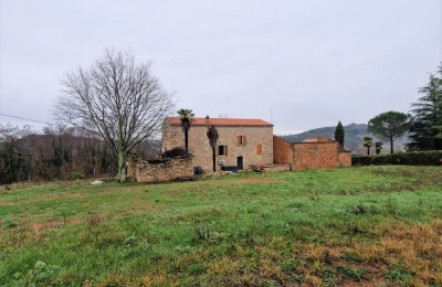 Authentic stone house, partially renovated with a lot of potential