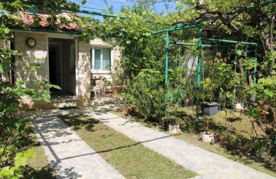 Istra, Poreč 2km - Samostojeća kuća + apartman u zelenom okruženju nadomak Poreča !