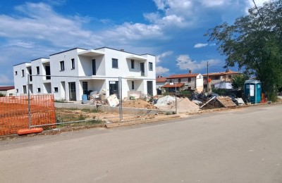 Opportunity!! The last house in a row with a pool, 2 km to the sea!! - under construction