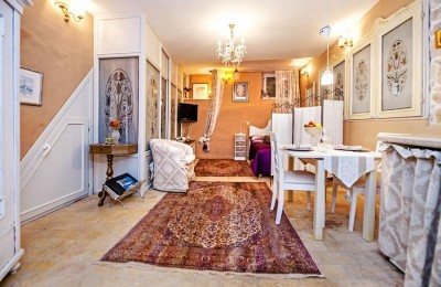 IN THE HEART OF ROVINJ OLD CITY-BEAUTIFUL APARTMENT FOR SALE
