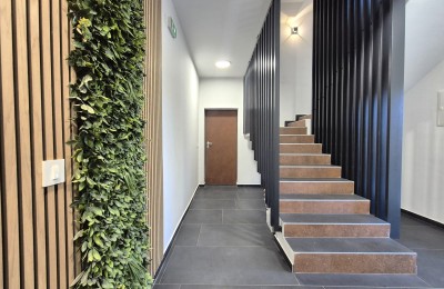 Istria, Poreč area 2km from the sea - Ground floor apartment 88m2 with a yard - NEW BUILDING