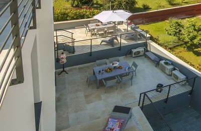 Istra, Vrsar, 800m od morja - Apartma z dvema spalnicama in veliko teraso