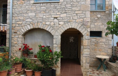 Istrian stone house in a row - 3 km from Poreč