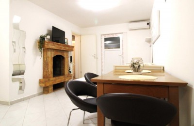 POREČ - Apartment in the basement, 1500 m from the sea