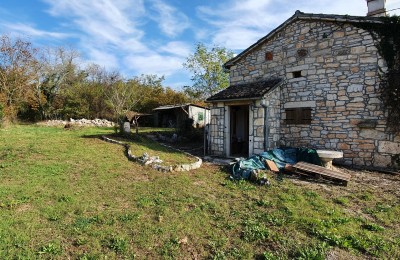 OPORTUNITY OPORTUNITY! STONE HOUSE PARTIALLY RENOVATED ON A PLOT OF 1100m2