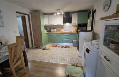 ZLOBIN, samostojeća kuća s garažom