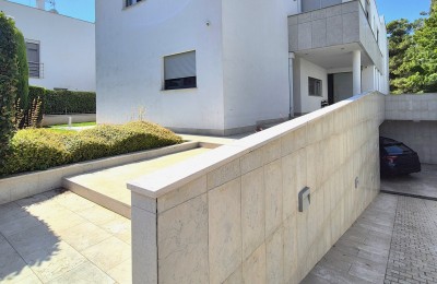 Istra,Poreč , Luksuzna villa na najekskluzivnijoj lokaciji u Poreču -prava rijetkost na tržištu!
