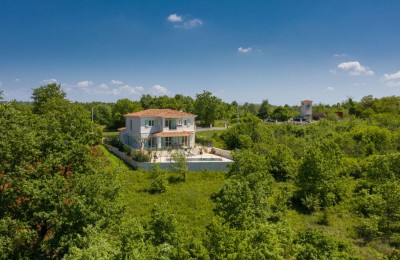 Luxury villa with swimming pool in a beautiful location
