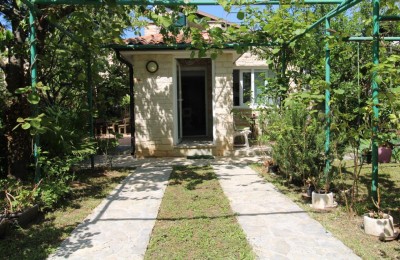 Istra, Poreč 2km - Samostojeća kuća + apartman u zelenom okruženju nadomak Poreča !