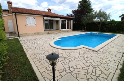 Casa pianoterra con piscina riscaldata - vicino a Parenzo