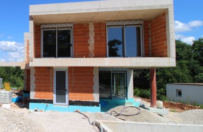 Modern villa with swimming pool 2 km from the sea
