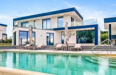 A modern villa with a beautiful design in the vicinity of Poreč