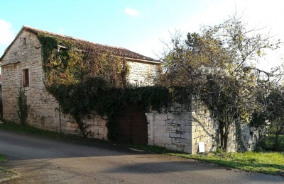Casa in pietra per adattamento nell'entroterra dell'Istria