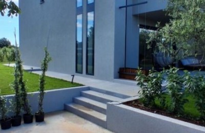 Poreč, Istra - eleganta nova villa moderne arhitekture sa bazenom !!