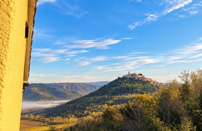 Istrien, Motovun – Haus mit herrlichem Blick auf Motovun und großem Garten