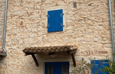 Casa in pietra d'Istria in fila da adattare - Dintorni di Parenzo