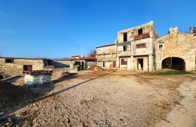 3 houses in a row with a swimming pool - Surroundings of Labin