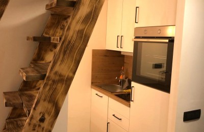 Komplett renovierte Wohnung im 3. Stock – Červar Porat