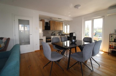 Istra,Poreč 5km - Obiteljska kuća zadnja u nizu sa lijepim dvorištem + dodatni app