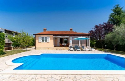Beautiful ground floor house with swimming pool in the vicinity of Poreč, 7 km