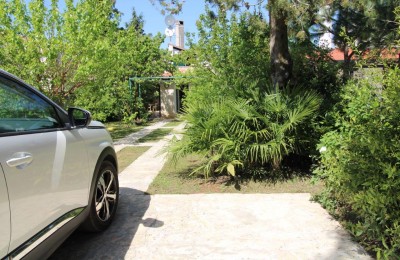 Istrien, Poreč 2 km - Freistehendes Haus + APP  in grüner Umgebung nahe Poreč!
