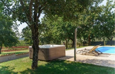 Villa in the vicinity of Poreč, 6 km from the sea and beautiful beaches.