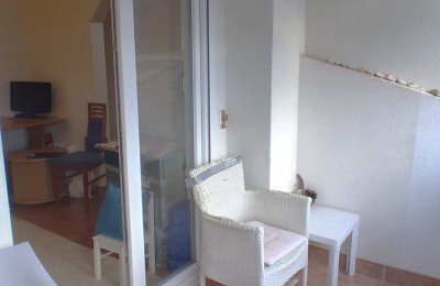 Oportunity! Červar-Porat - Apartment with 2 bedrooms 150 m from the sea!!