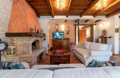 Istrien, Region Poreč - Familienhaus mit Swimmingpool und Garten!!